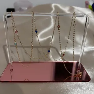 Colar Longo com Cristais Coloridos 80cm Banhado a Ouro 18k