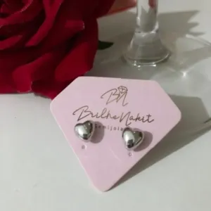 Brinco Coração Cheio PP Banhado a Ródio Branco