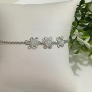 Pulseira Infantil Três Flores Banhada no Ródio Branco