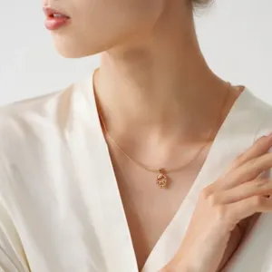 Colar Menina com Trança e Zircônia 45cm Banhado a Ouro 18k