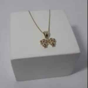 Colar com Pingente Duas Meninas 45cm Banhado a Ouro 18k