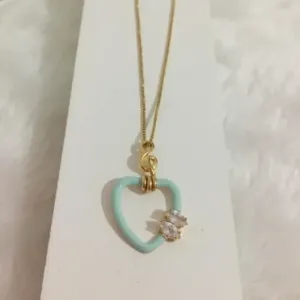 Colar Coração Esmaltado Verde Mint com 2 Pedras Zircônia 45cm + 5cm Extensor Banhado a Ouro 18k