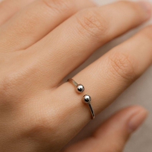 Anel Ajustável com Duas Bolas Lisa Banhado a Ródio Branco