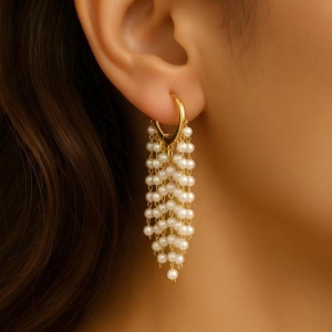 Brinco Argolinha Cascata Mini Pérolas Banhado a Ouro 18k