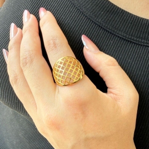 Anel Abaulado com Tela Vazado Banhado a Ouro 18k