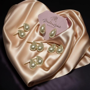 Brinco Gota Pérola 16x7mm Banhada a Ouro 18k