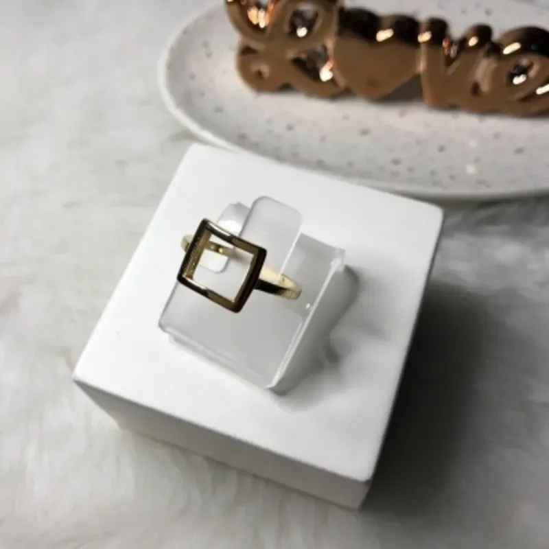 Anel Geométrico Quadrado Banhado a Ouro 18k