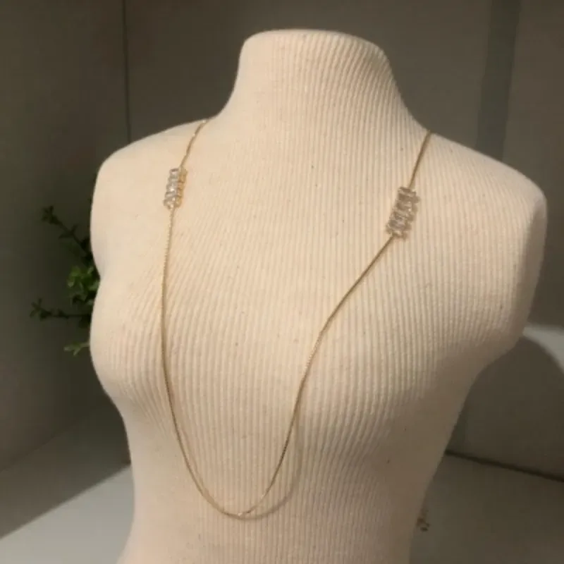 Colar 70cm com Baguetes em Zircônias Banhada a Ouro 18k