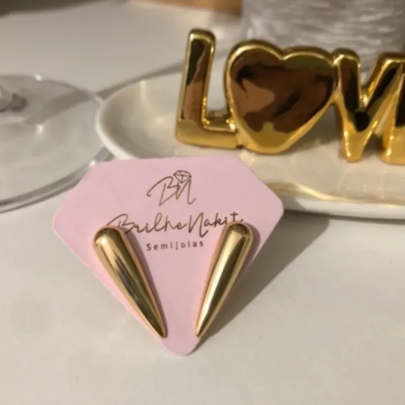 Brinco Gota Longa Lisa Banhada a Ouro 18k