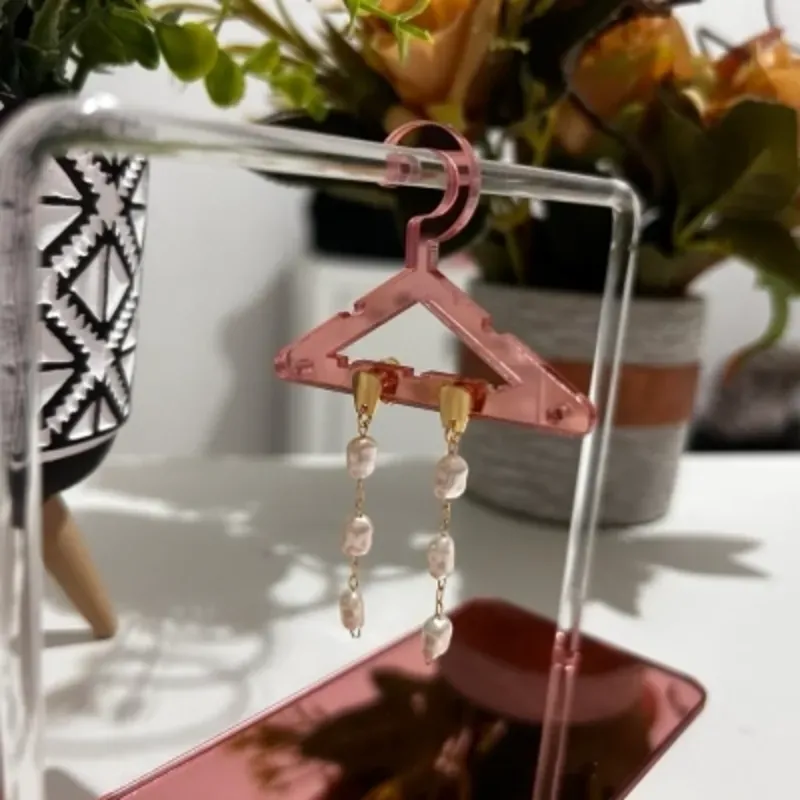 Brinco Mini Pérolas Barrocas Banhado a Ouro 18k