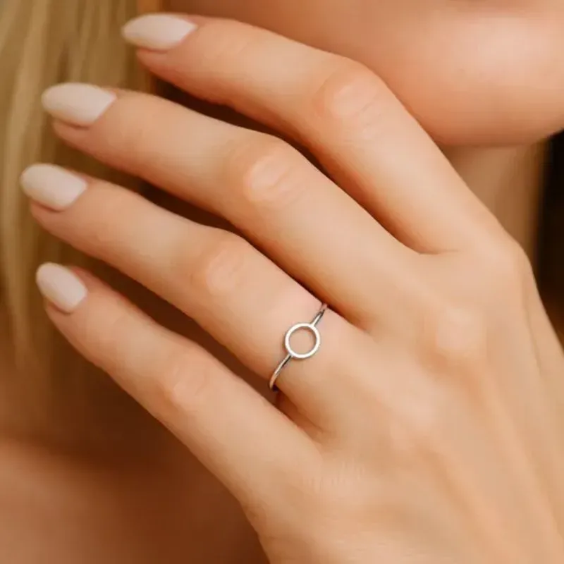 Anel Geométrico Circulo Vazado Prata 925