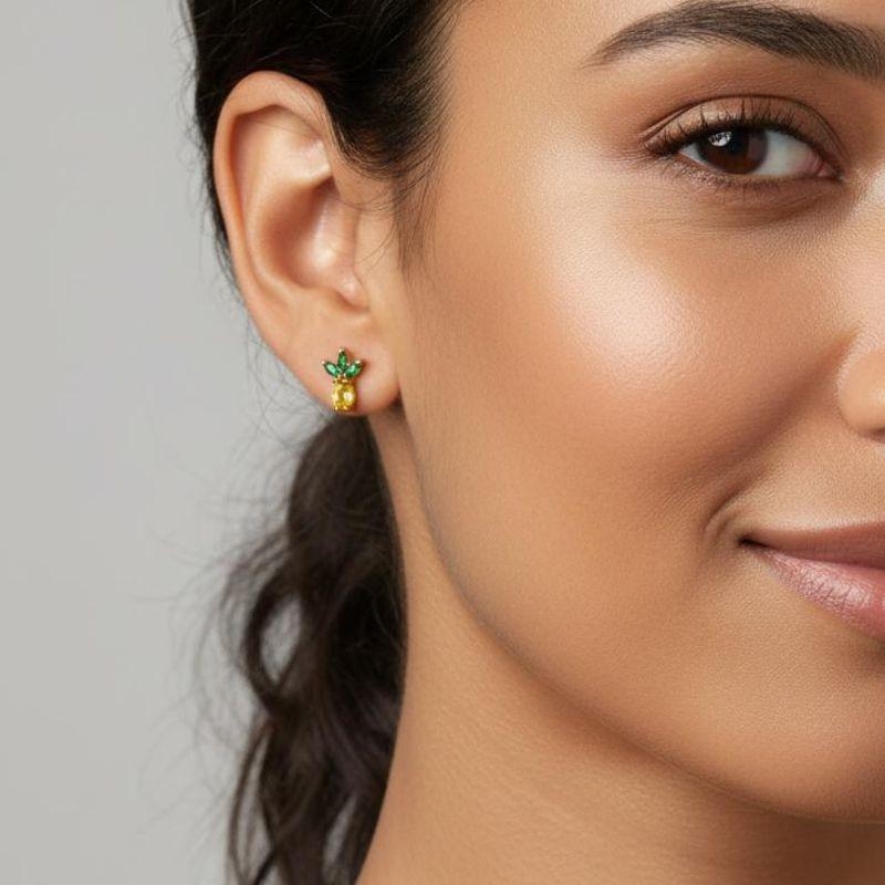 Brinco Abacaxi em Cristais Banhado a Ouro 18k