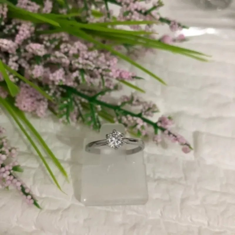 Anel Solitário Banhado a Ródio Branco