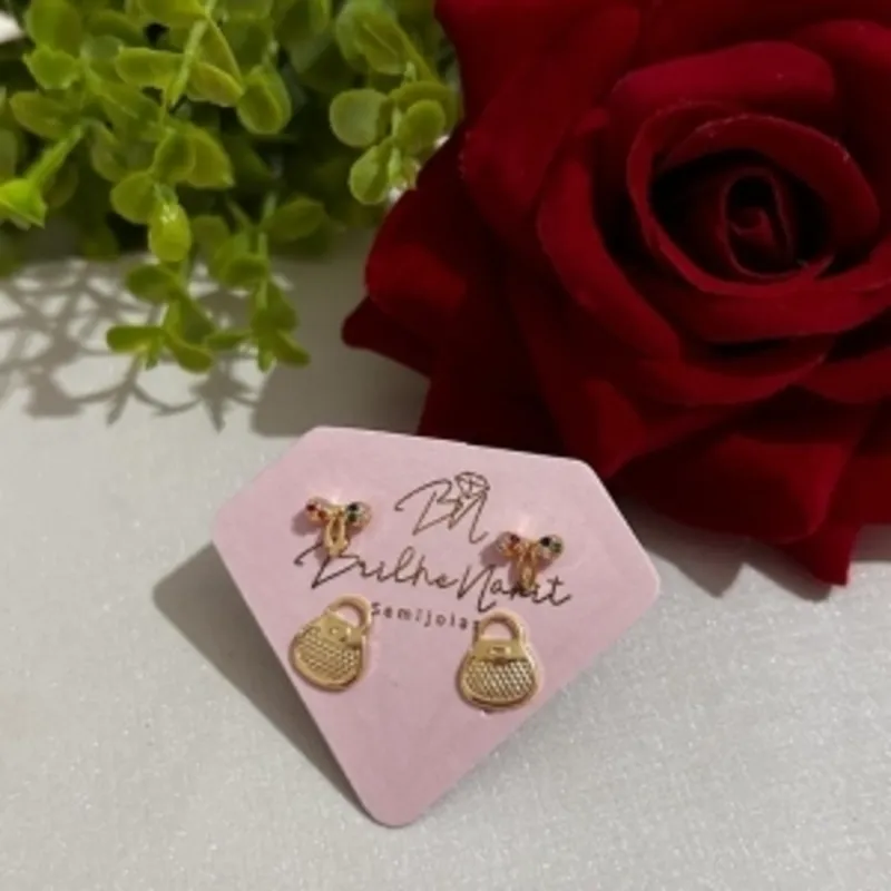 Brinco Duplo Laço Cravejado E Bolsa Banhado a Ouro 18k