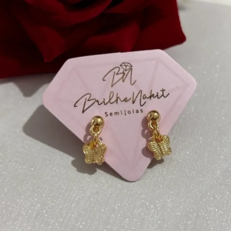 Brinco Infantil Bolinha com Pingente Borboleta Banhado a Ouro 18 K