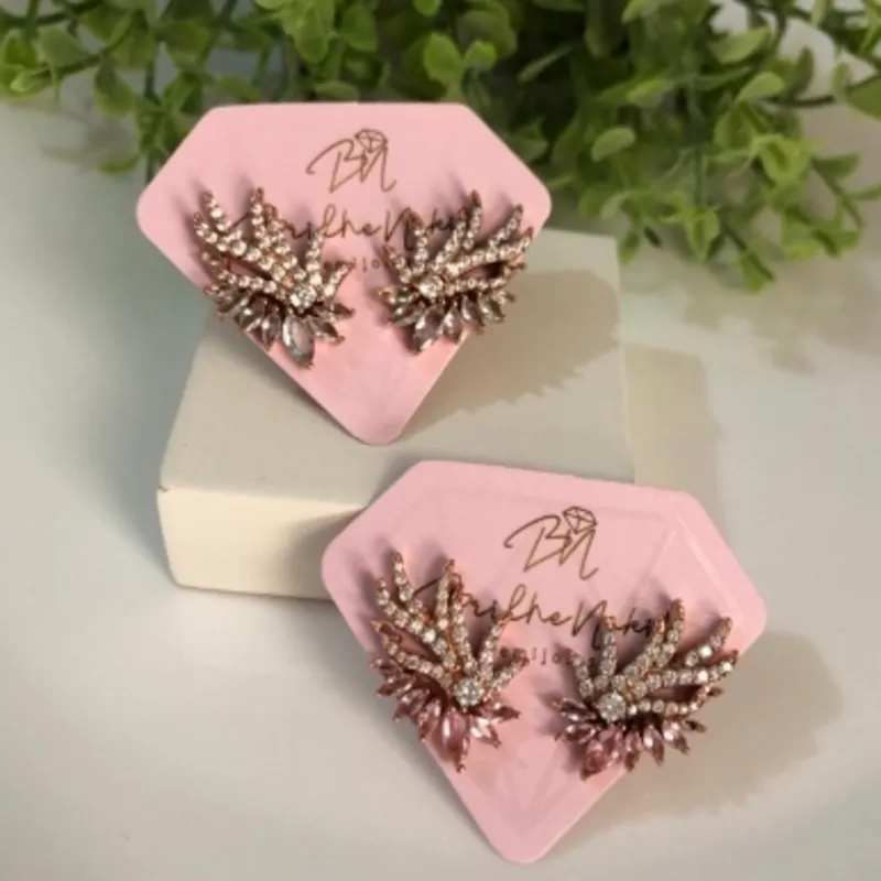 Brinco Eaf Cuff Asas Cravejadas com Pedras Navetes Rosa Banhada a Ouro 18k