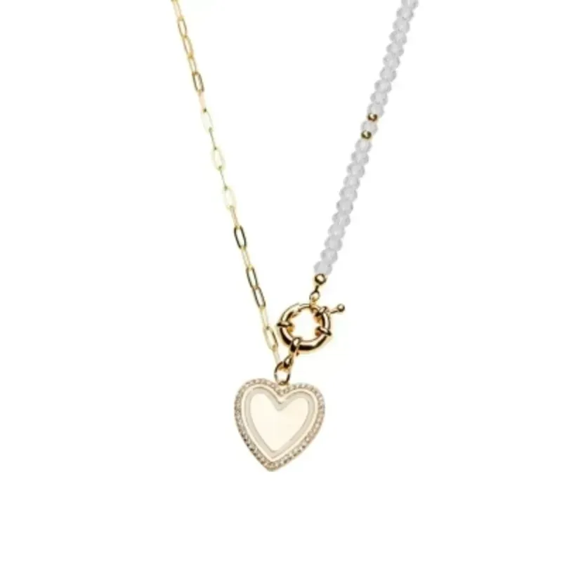 Colar 45+5cm  Coração Esmaltado Creme Trabalhado com Microzircônias Banhado a Ouro 18k