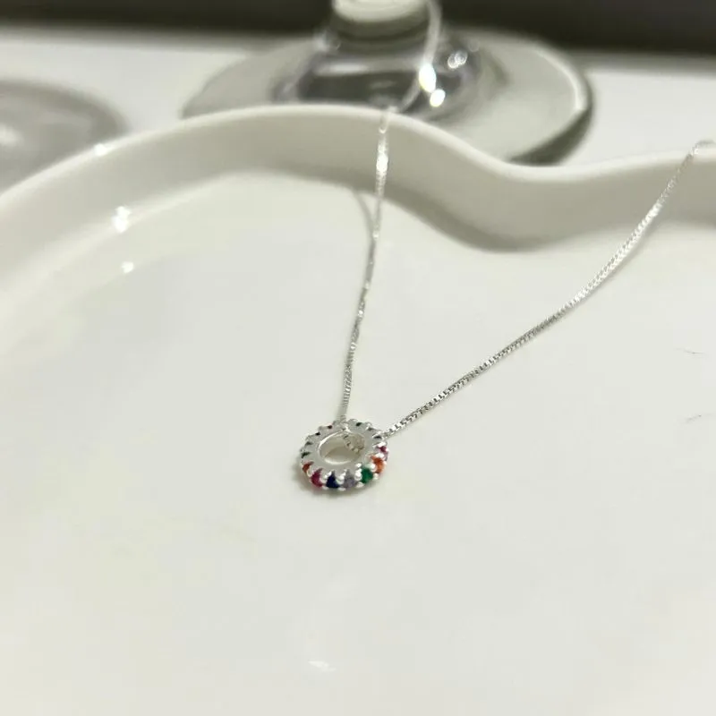 Colar Circulo Cravejado com Zircônias Coloridas (45cm) Prata 925