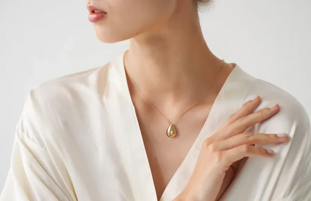 Colar Gota Lisa 45cm Banhada a Ouro 18k