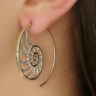 Brinco Espiral Giro  com Aplique em Ródio Banhado em Ouro 18k