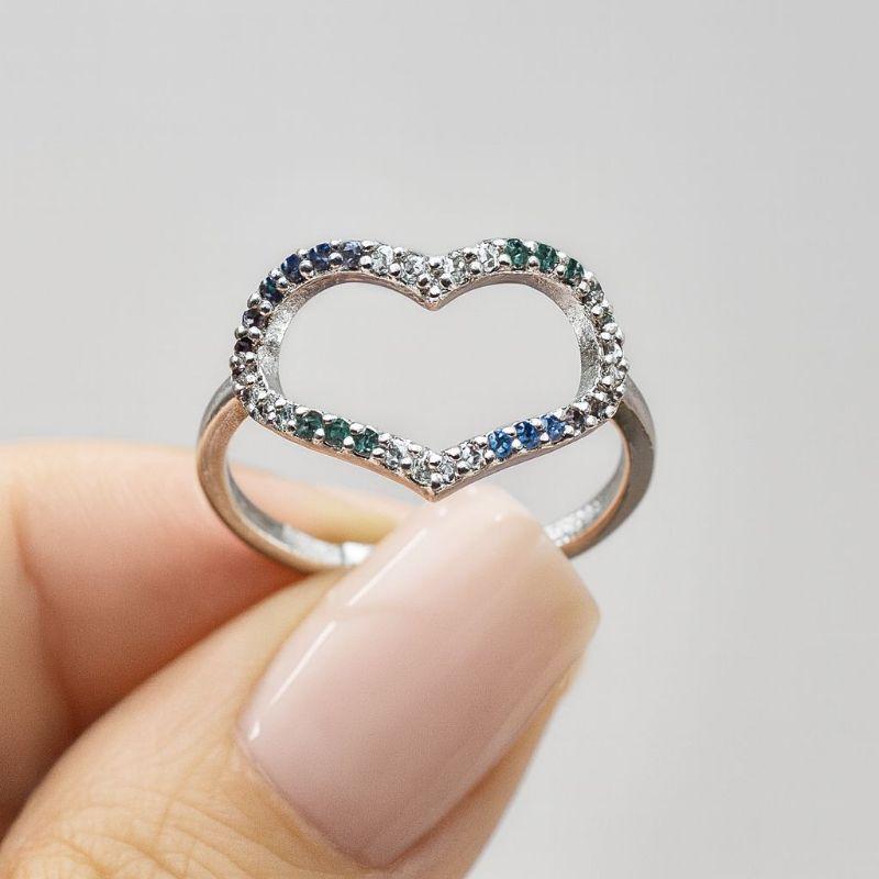 Anel Coração Vazado Cravejado em Zircônia Banhado a Ródio Branco