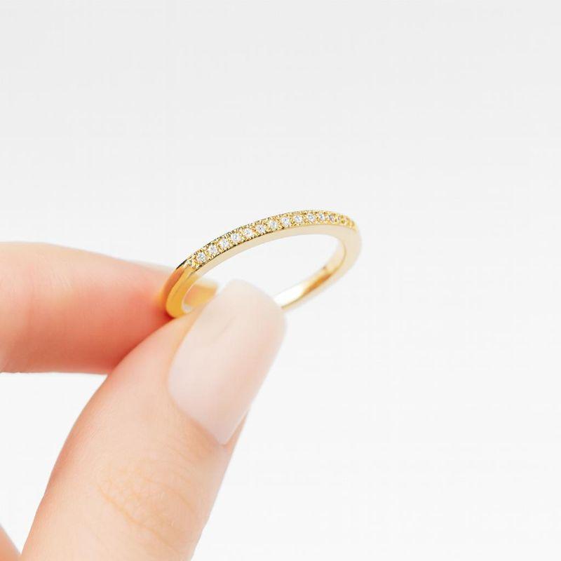 Anel Meia Aliança Cravejada com Zircônia Banhado a Ouro 18k