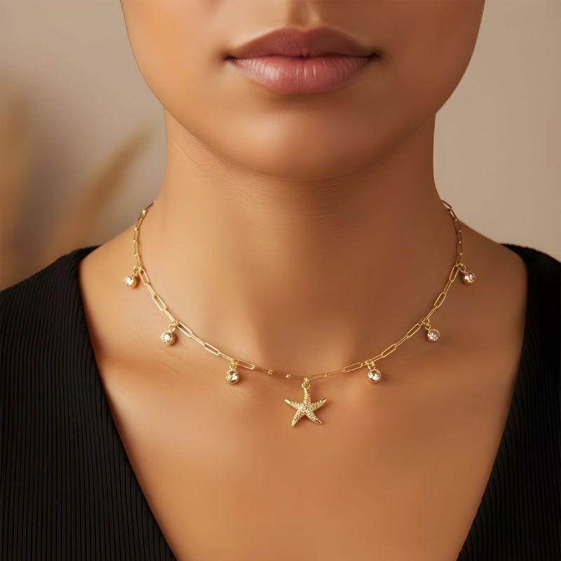 Choker Cartier com Estrela Cravejada em Micro Zircônias e Seis Pedras de Zircônia 33cm + 10cm  Banhado a Ouro 18k