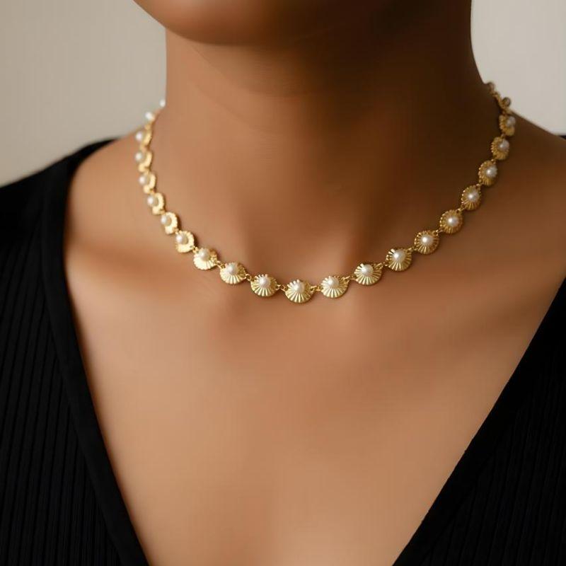 Choker Conchas com Pérolas 35cm + 5cm Banhado a Ouro 18k