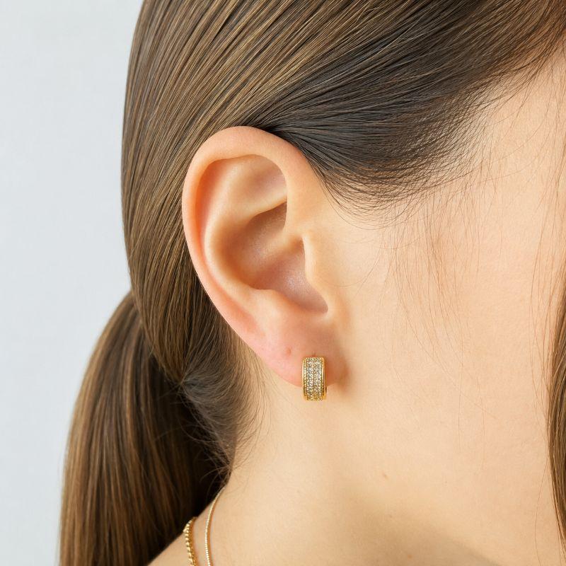 Brinco Argolinha Duas Fileiras Cravejada em Zircônias 11mm Banhada a Ouro 18k