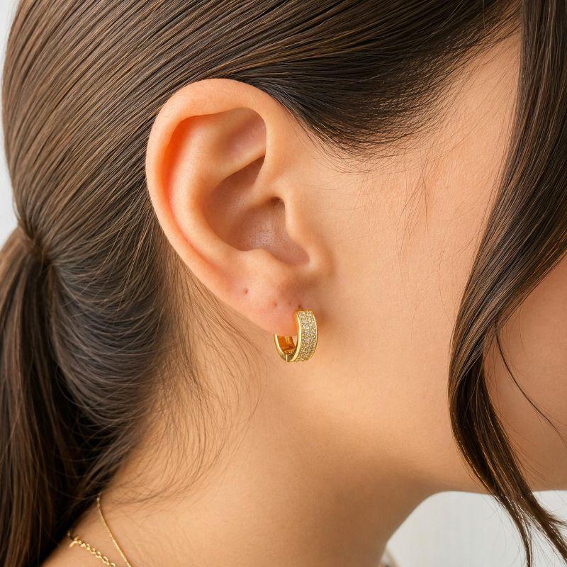 Brinco Argolinha Duas Fileiras Cravejada em Zircônias 14mm Banhada a Ouro 18k