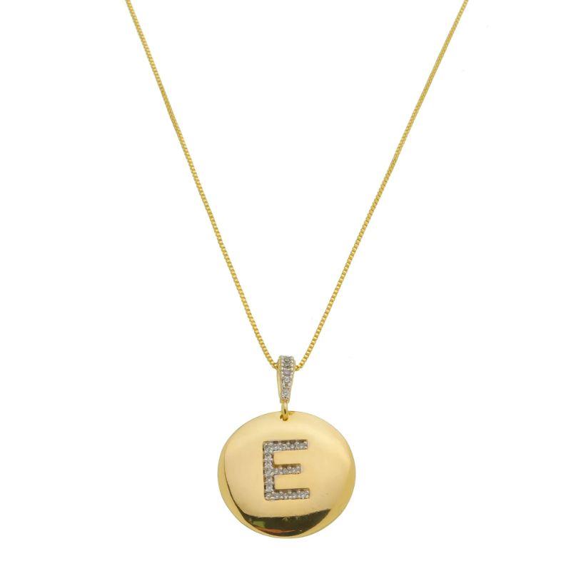 E - Colar Medalha com Letra Inicial  Cravejado em Micro Zircônias 50cm Banhado a Ouro 18k