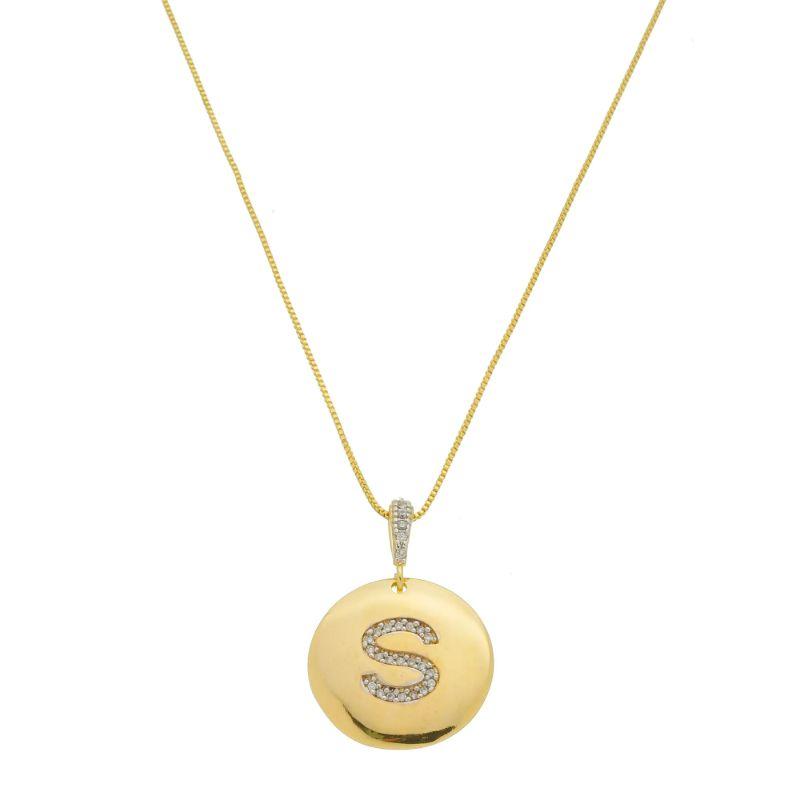 S - Colar Medalha com Letra Inicial  Cravejado em Micro Zircônias 50cm Banhado a Ouro 18k