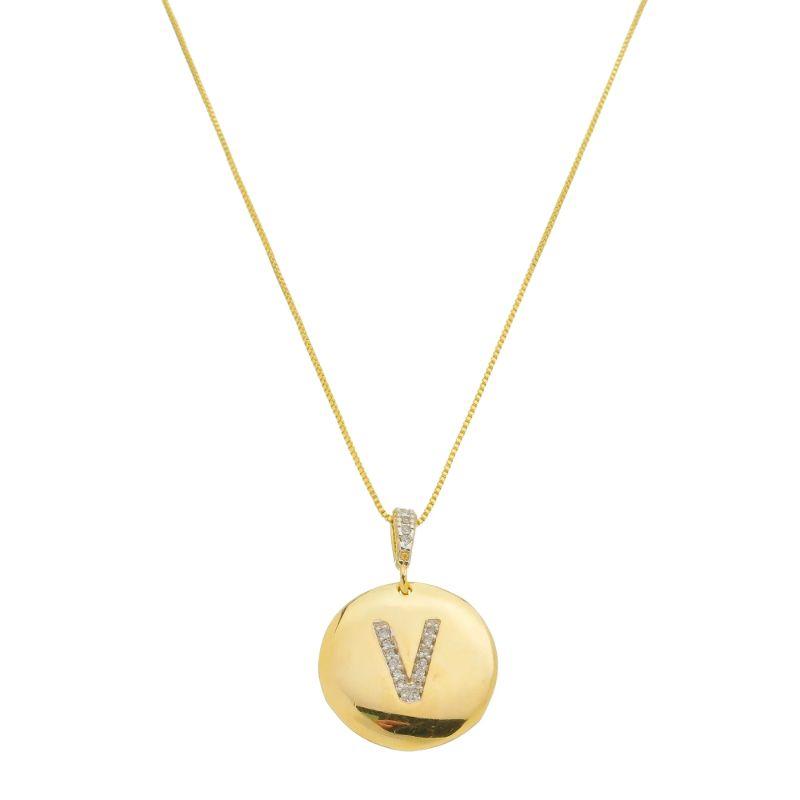 V - Colar Medalha com Letra Inicial  Cravejado em Micro Zircônias 50cm Banhado a Ouro 18k